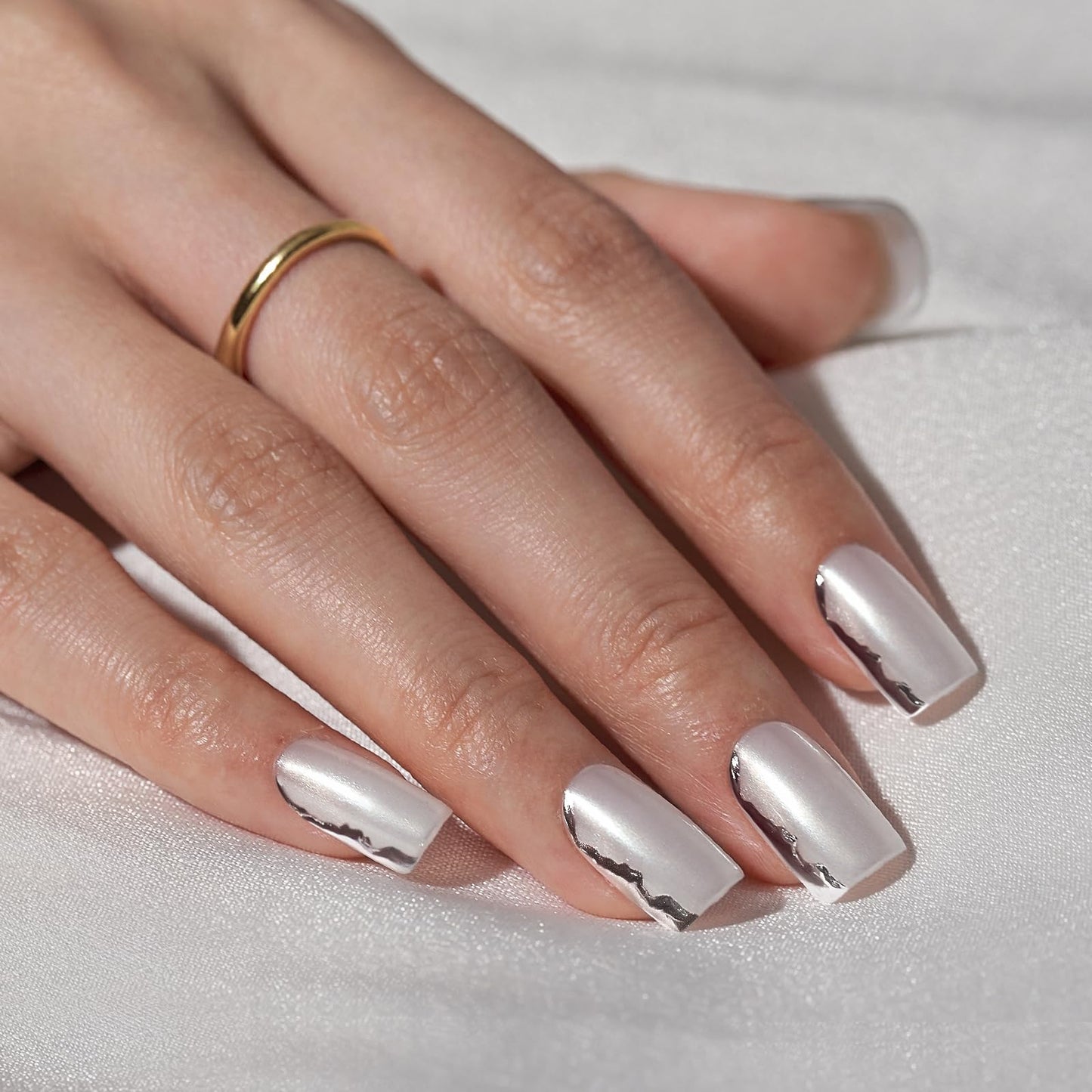 BTArtbox Press On Nails Short - White Press On Nails with 3D Sculpting Metallic Design, Square Fake Nails for Women Gift, Supremely Fit Glue On Nails in 16 Sizes, Chromium