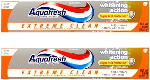 Aquafresh Extreme Clean Whitening Action Fluoride Toothpaste, Mint Blast, 5.6 oz (Pack of 2)
