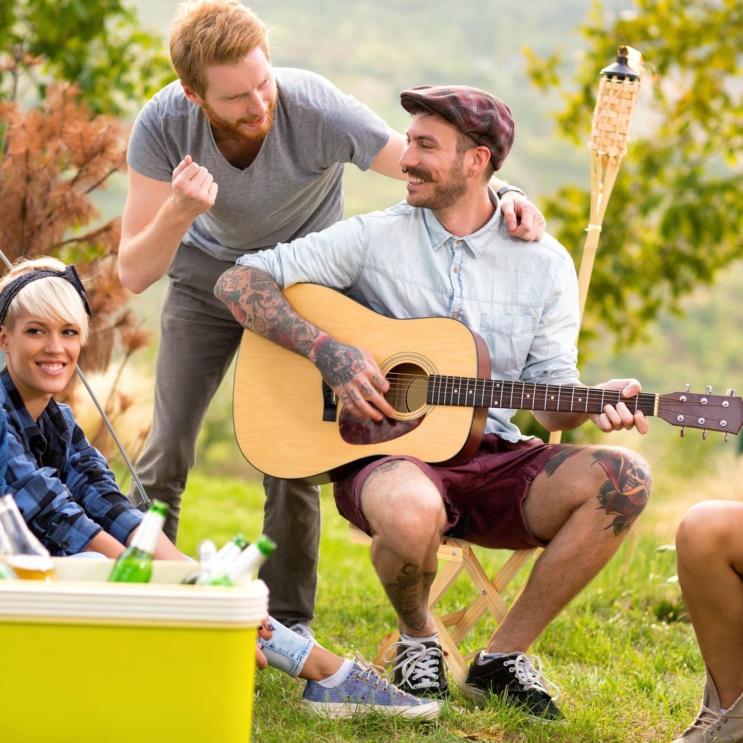 HAMPPLIES 1Pack Outdoor Small Side Table for Picnics and Parties and Portable Wood Plastic